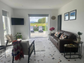Magilligan - Cottage - Sleeps 6 - Parking - Garden